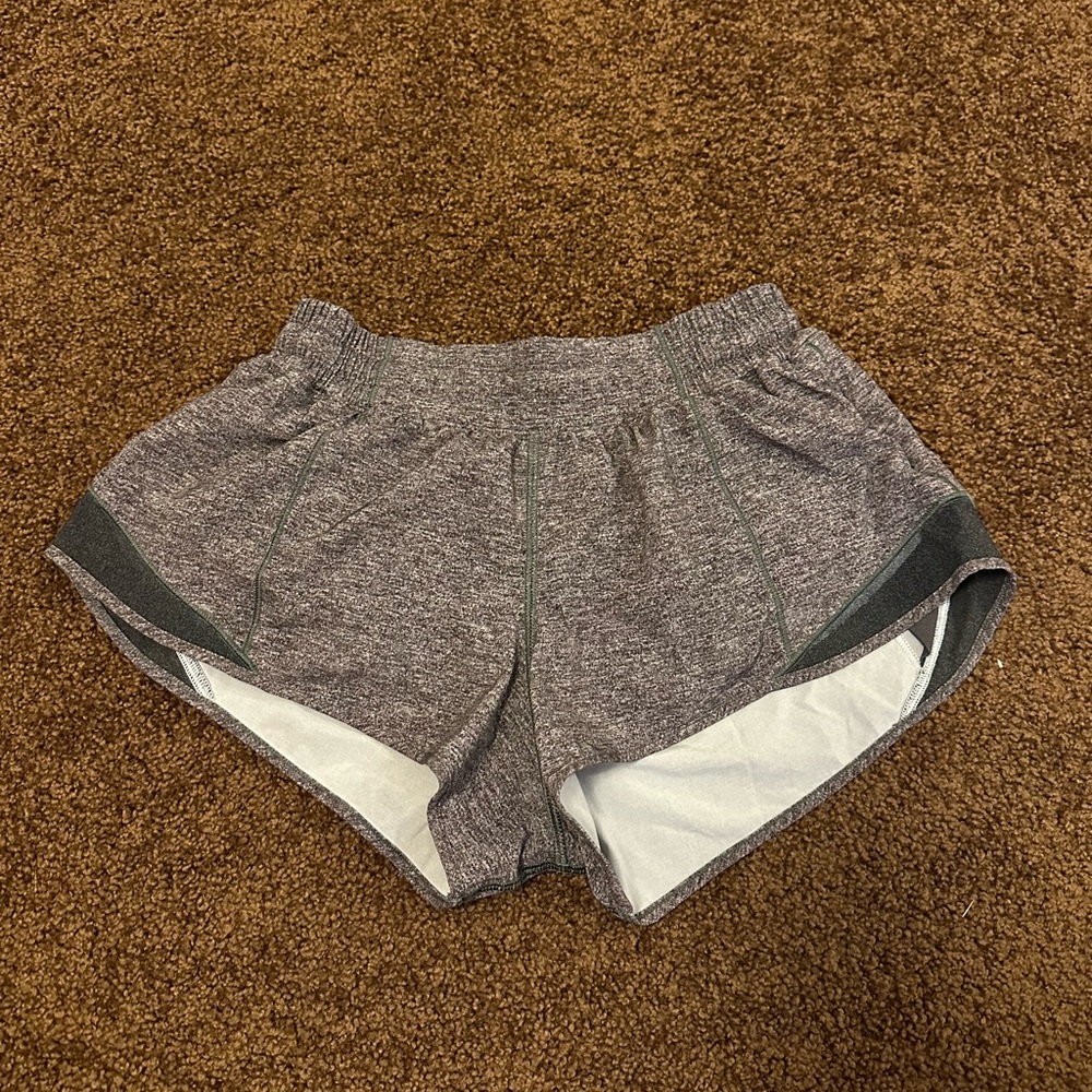 Lululemon Hotty Hot Low-Rise Lined Short 2.5"